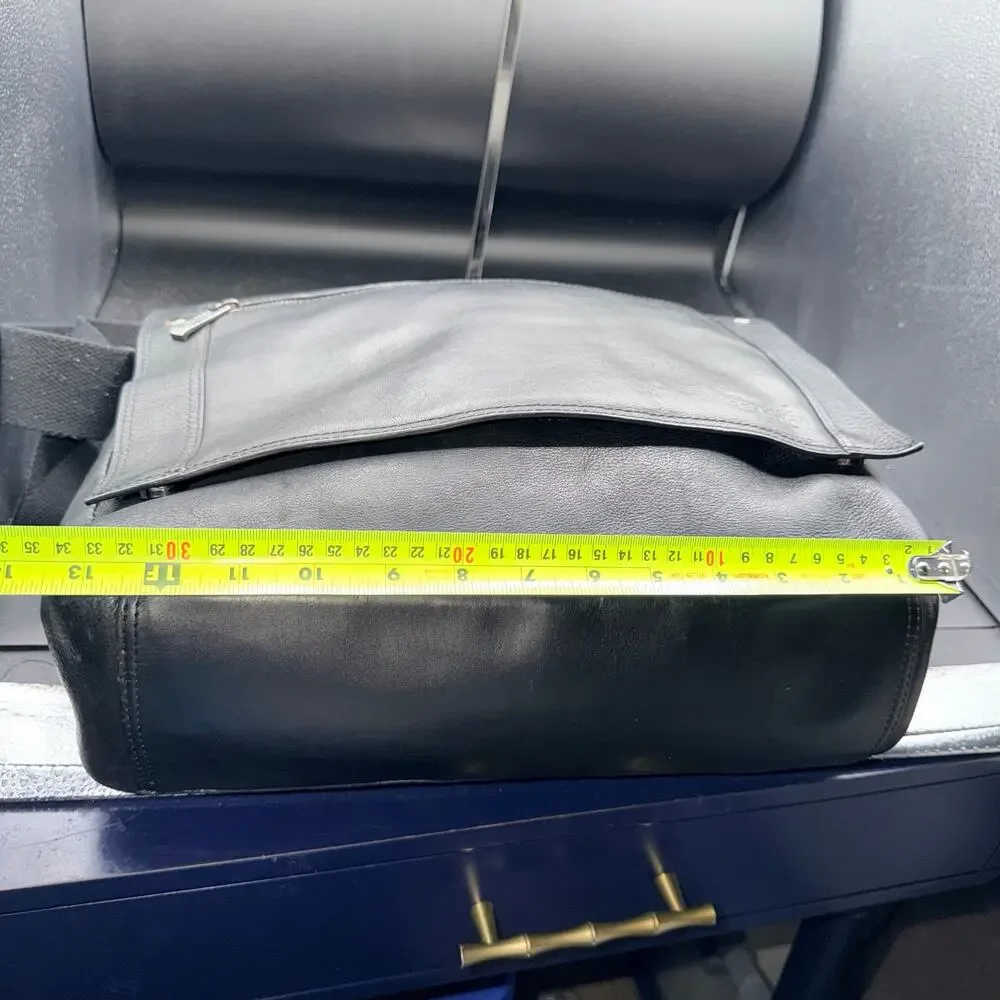 Kenneth Cole Reaction Black Leather Messenger Laptop Briefcase Bag 14”